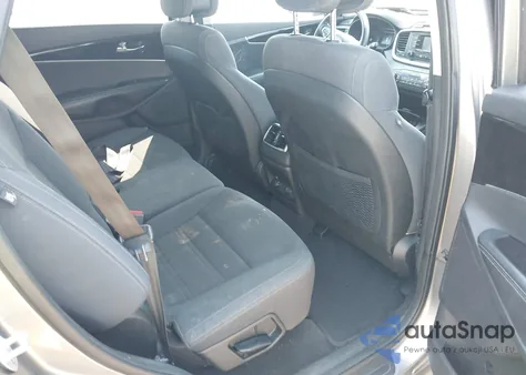 2017 Kia Sorento 3.3L Lx z USA, uszkodzony, nr VIN 5XYPGDA54HG196008